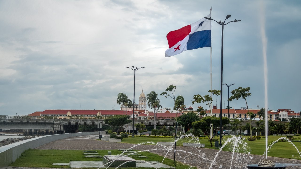 El presidente de Panamá llega a México para su primer encuentro con Sheinbaum