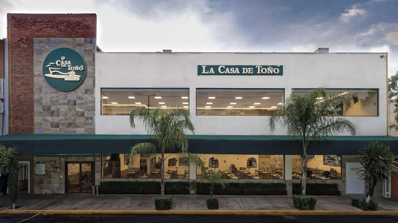 La Casa de Toño se vende: de puesto callejero a imperio de 400 mdd