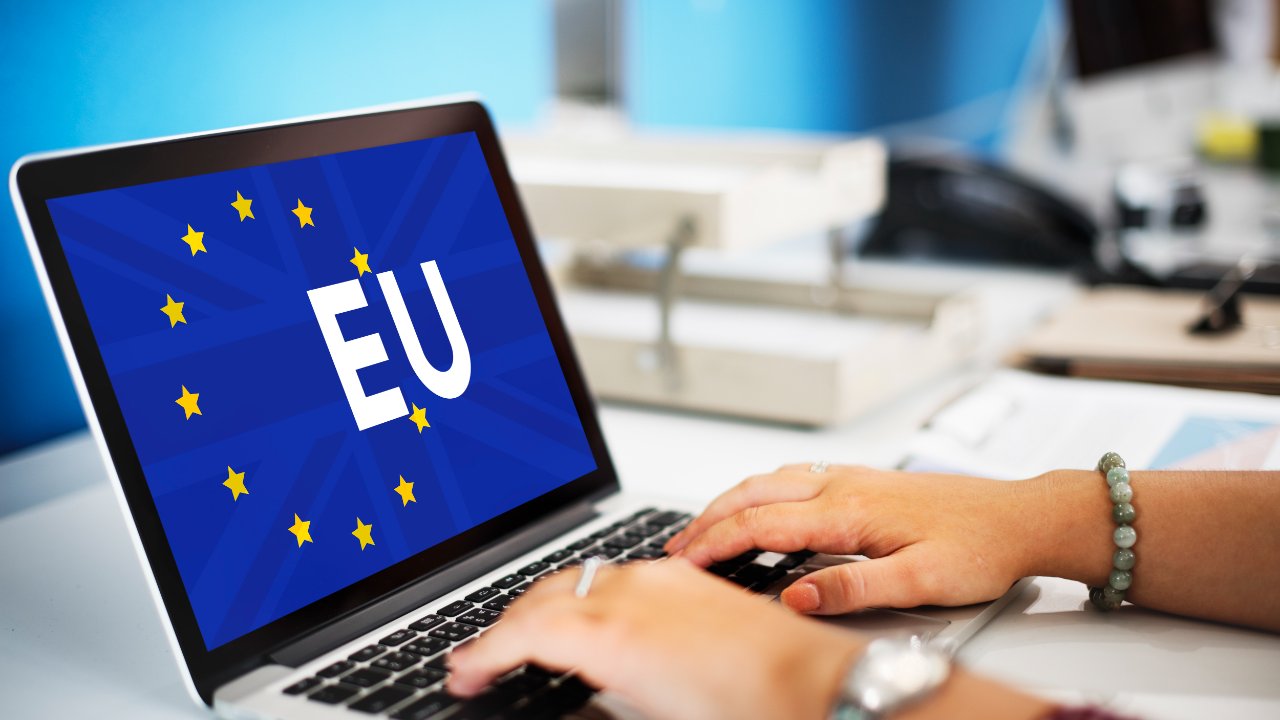 Europa multa a Google con mil millones por monopolio