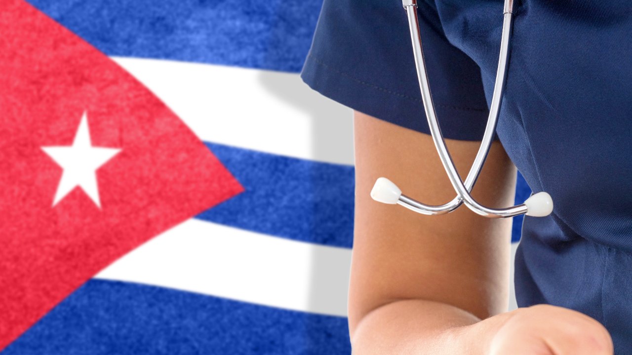EU sanciona el millonario negocio de los médicos cubanos
