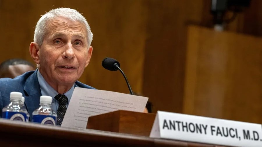 Por qué Fauci se negó a declarar sobre el origen del COVID