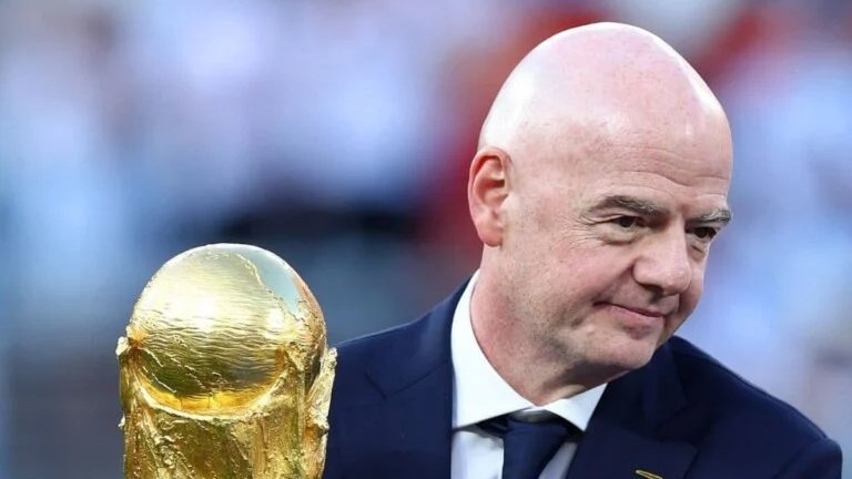 UEFA boicoteará los Mundiales si FIFA vende torneos a privados
