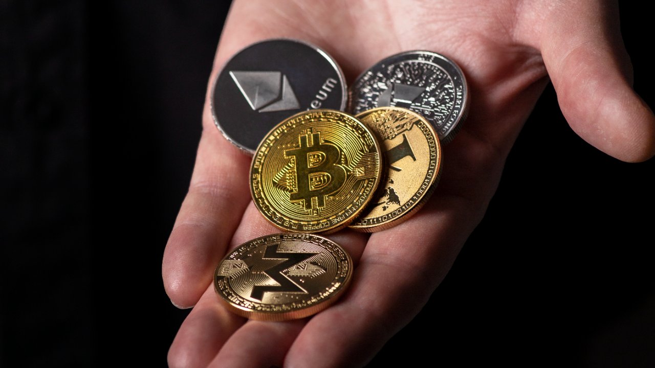 El lento y polémico avance de las criptomonedas en América Latina