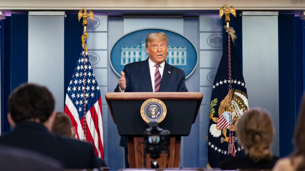 OMS cuestiona las nuevas políticas de vacunación infantil de Donald Trump