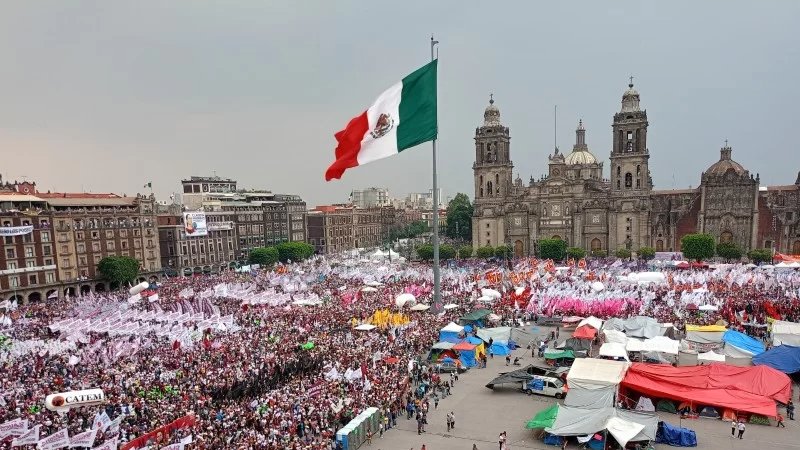 Sheinbaum abre las puertas de Palacio a la CNTE