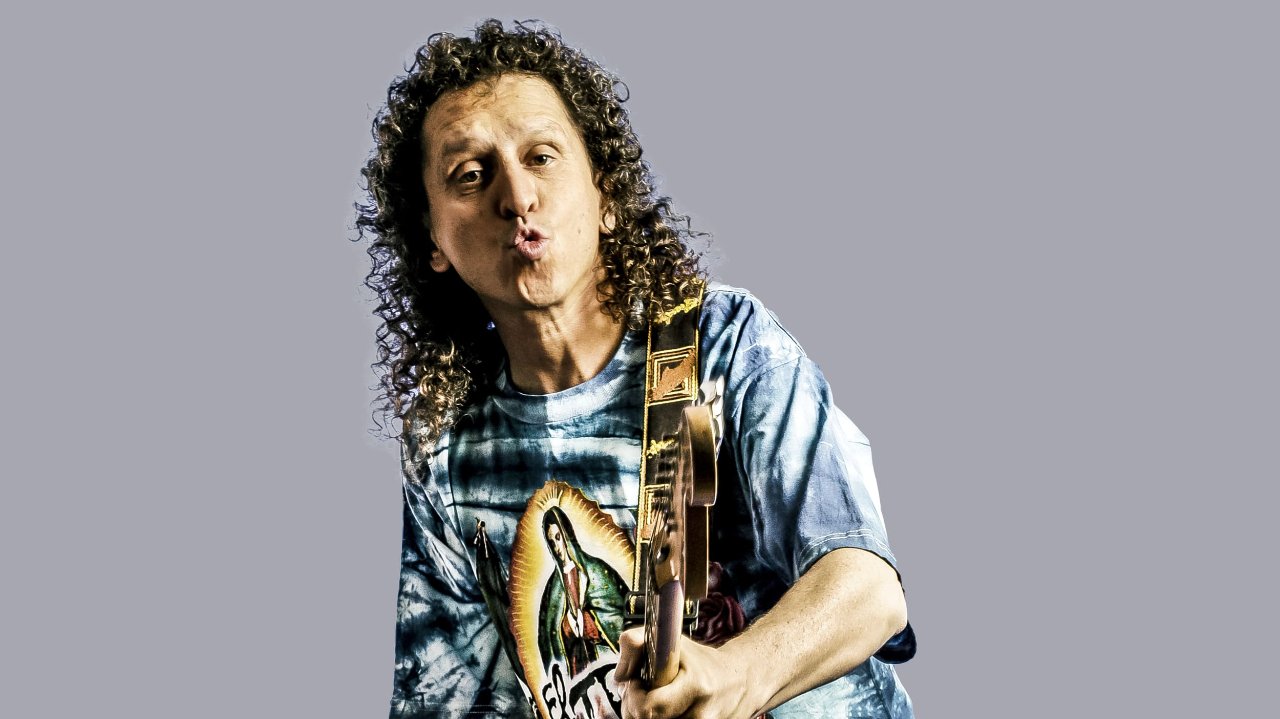Alex Lora lleva el rock mexicano a nueve países del continente europeo
