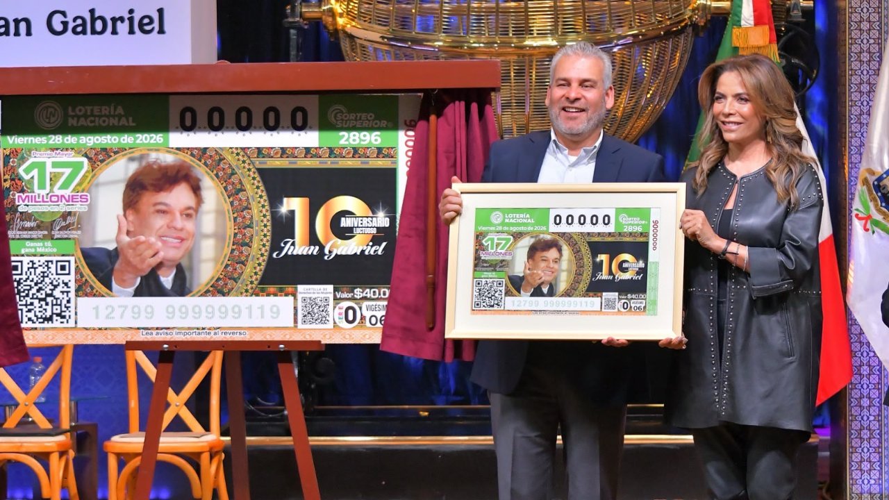 La Lotería Nacional lanza "cachito" de Juan Gabriel con premio de 17 millones