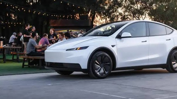 El peligro de las manijas ocultas, Tesla retira 3 millones de autos