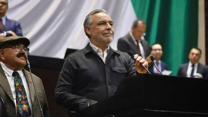 Morena va contra el fuero de gobernadores y diputados