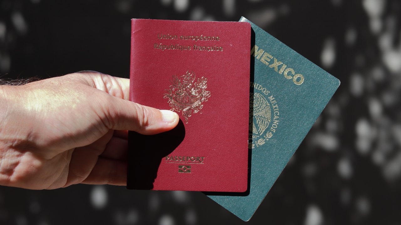 Políticos con doble nacionalidad en la mira del gobierno de Sheinbaum