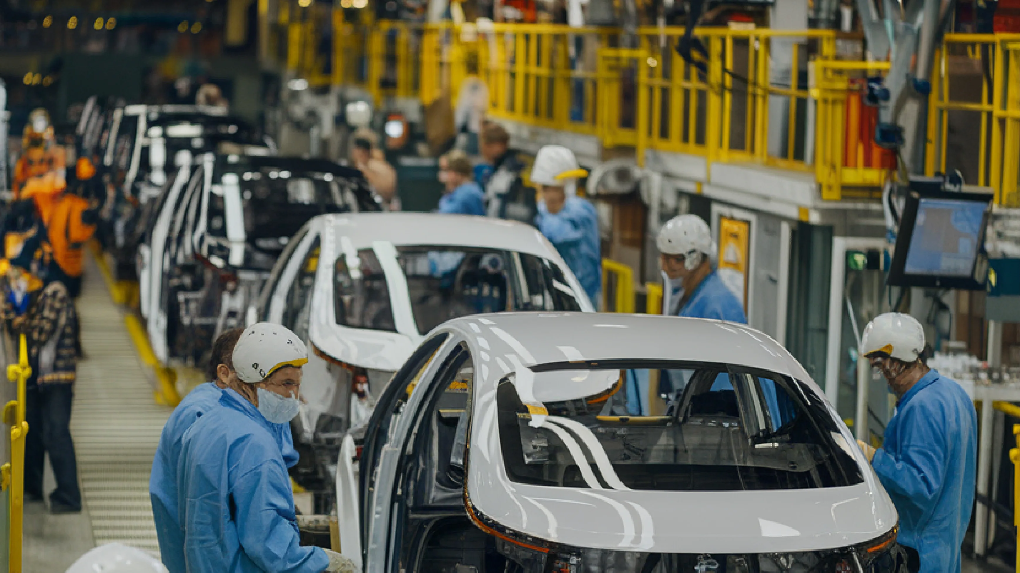Volkswagen pisa el freno: menos autos y la amenaza de 100 mil despidos
